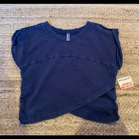 NWT Free People Hot
Crossover Women's crop Top Sz S color Blue - Picture 4 of 12